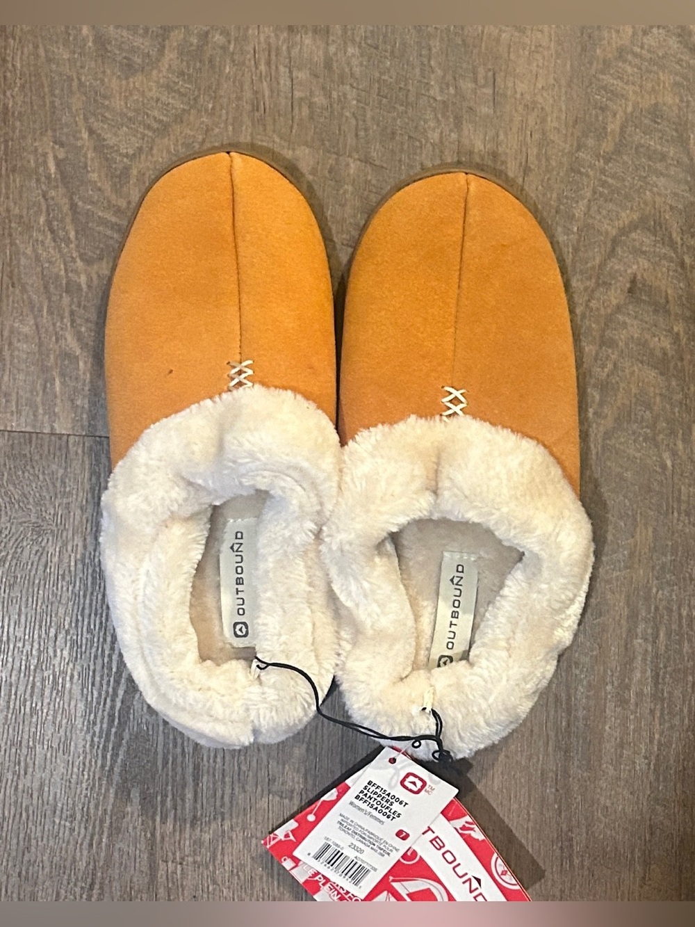 Outbound Cozy Suede Clog Slippers • Women’s 7 • New with Tags